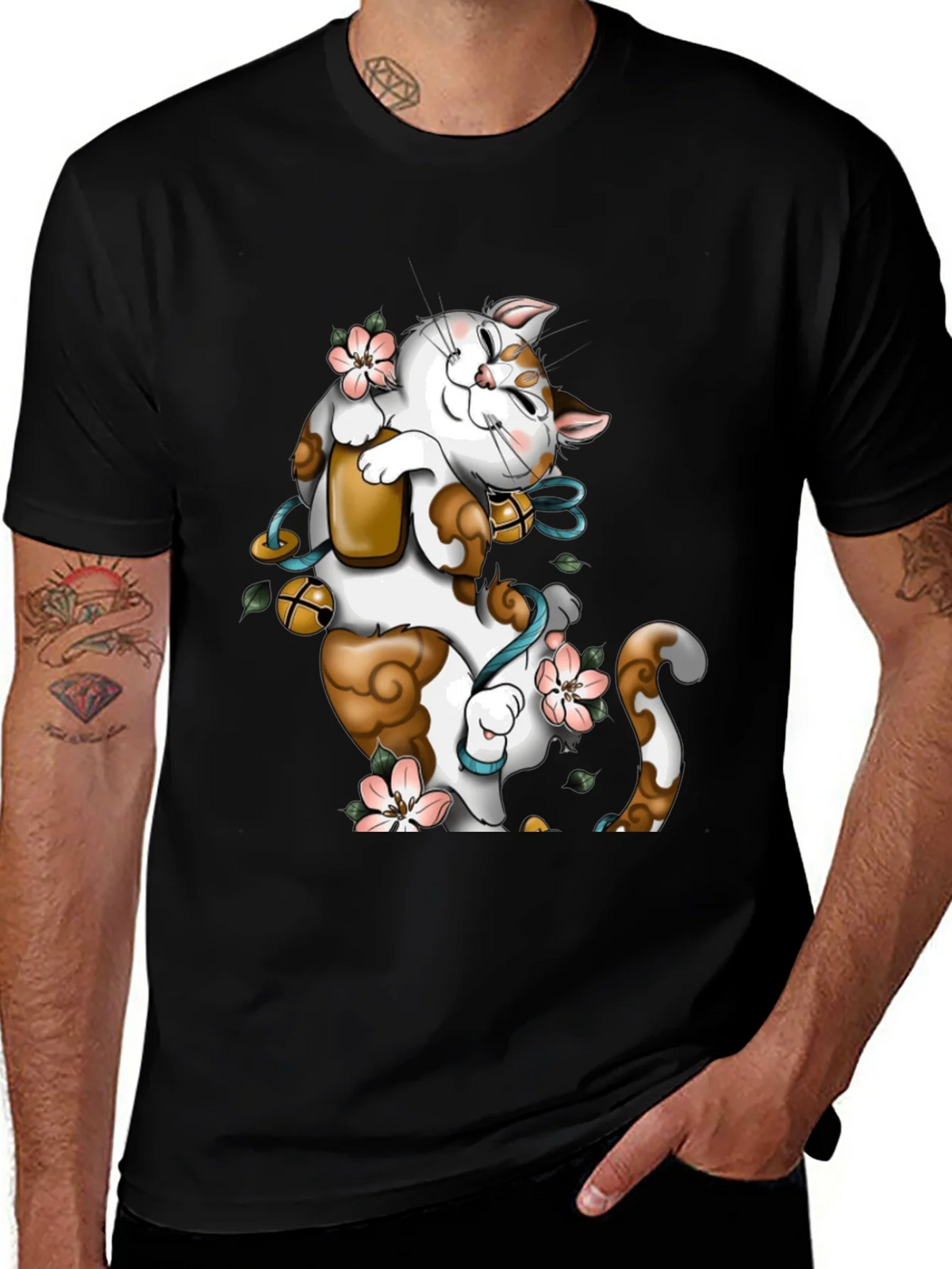 Lucky Cat Graphic T-Shirt product image 1